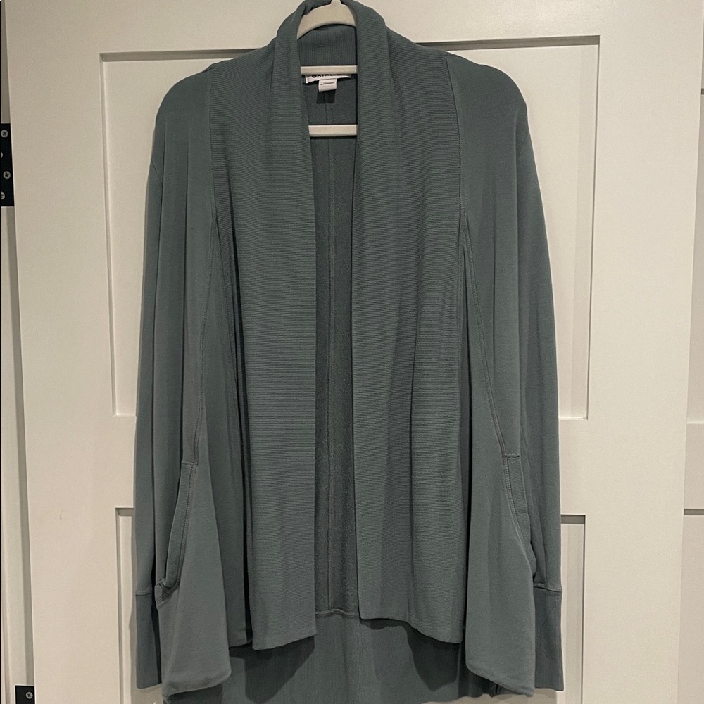 Athleta Pranayama Wrap in Minimalistic Gray
